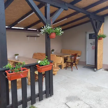 Διαμέρισμα Tica Lacarak