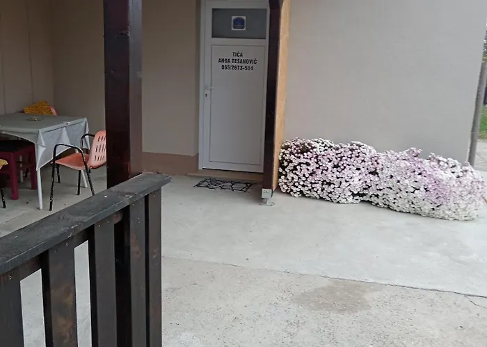 Διαμέρισμα Tica Lacarak