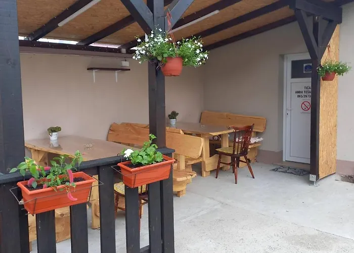 Διαμέρισμα Tica Lacarak